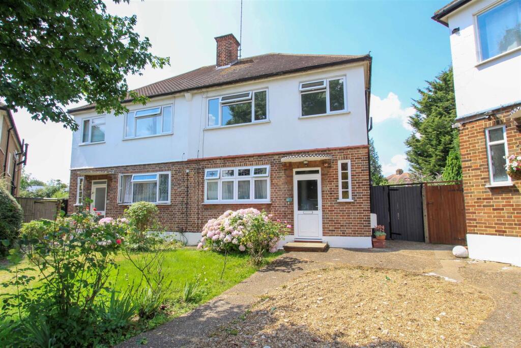 2 bed Annexe for rent in Harrow. From Coopers - Pinner