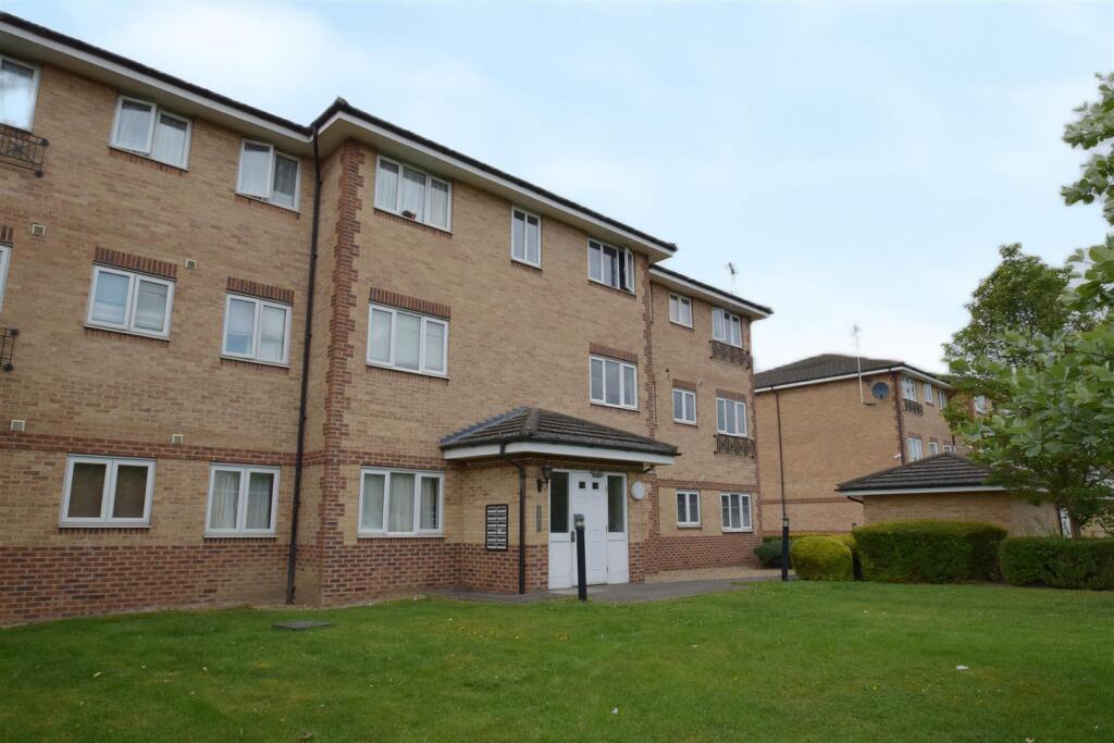 2 bed Apartment for rent in Stanmore. From Coopers - Pinner