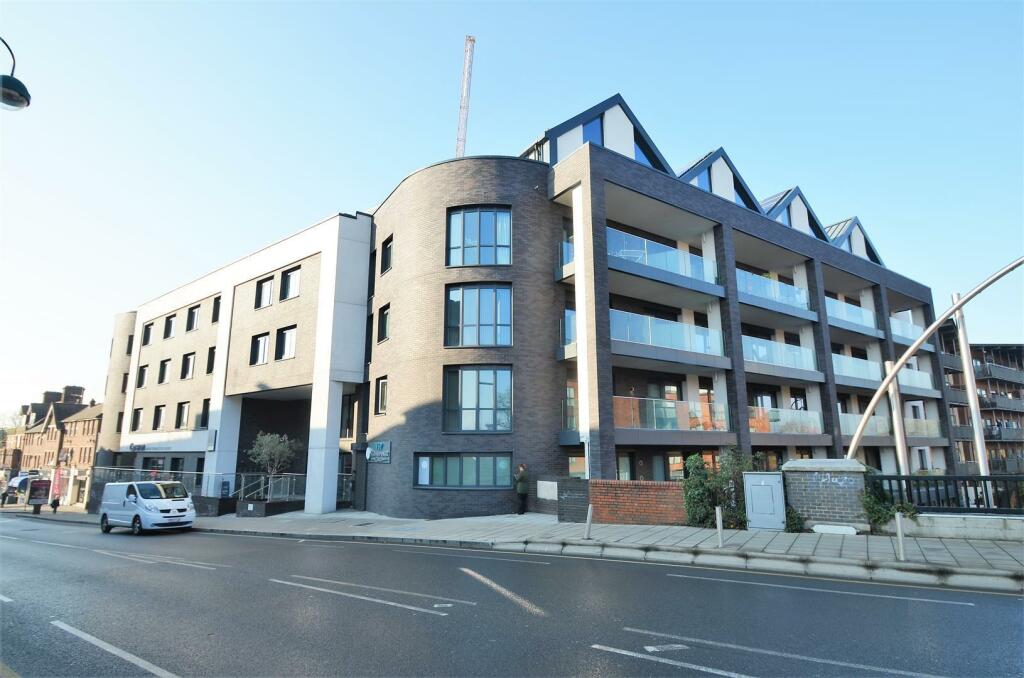 2 bed Apartment for rent in West Drayton. From Coopers - Uxbridge
