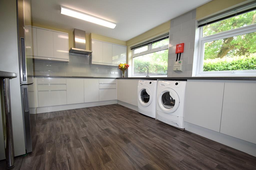 5 bed End of Terrace for rent in Uxbridge. From Coopers - Uxbridge