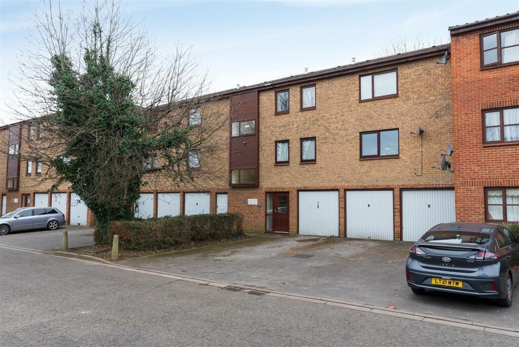 2 bed Apartment for rent in Uxbridge. From Coopers - Uxbridge 2 bed Apartment for rent in Uxbridge. From Coopers - Uxbridge