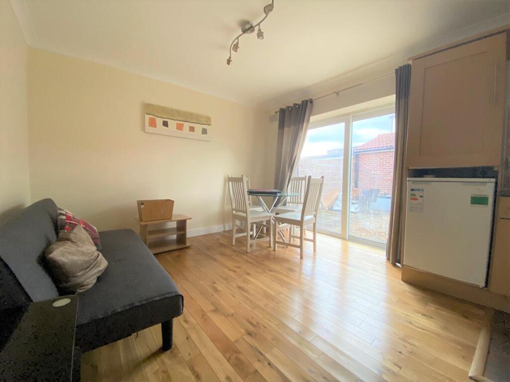 1 bed Apartment for rent in Uxbridge. From Coopers - Uxbridge