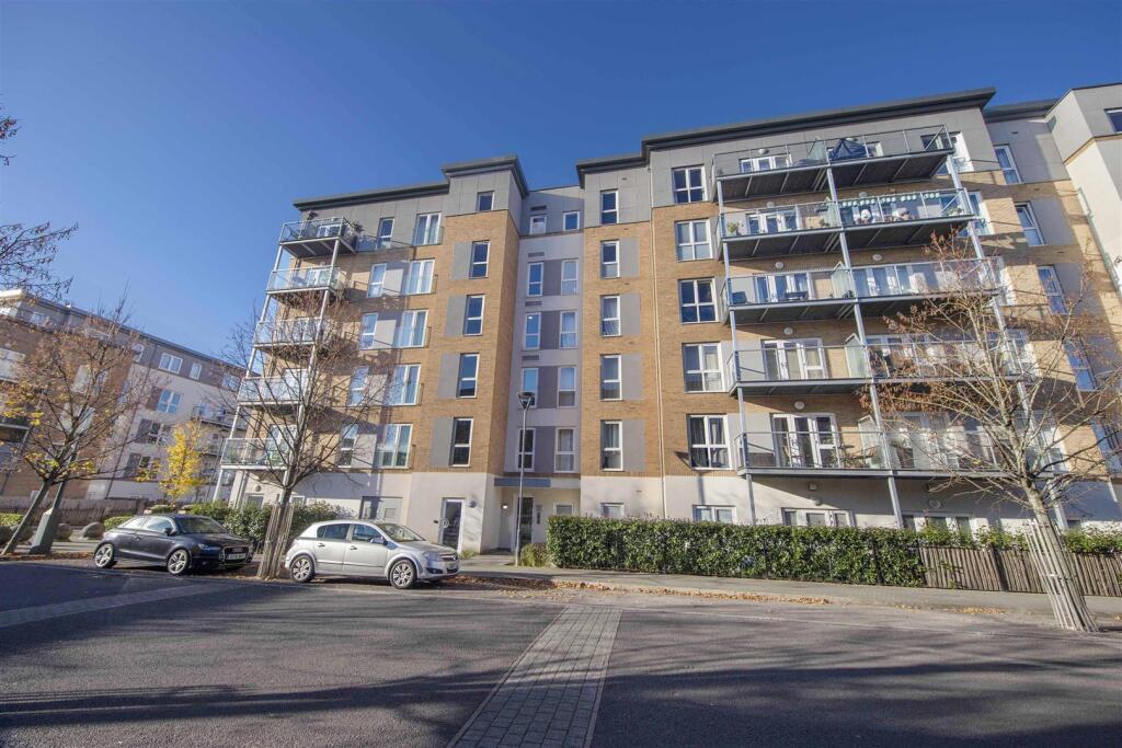2 bed Apartment for rent in West Drayton. From Coopers - Uxbridge