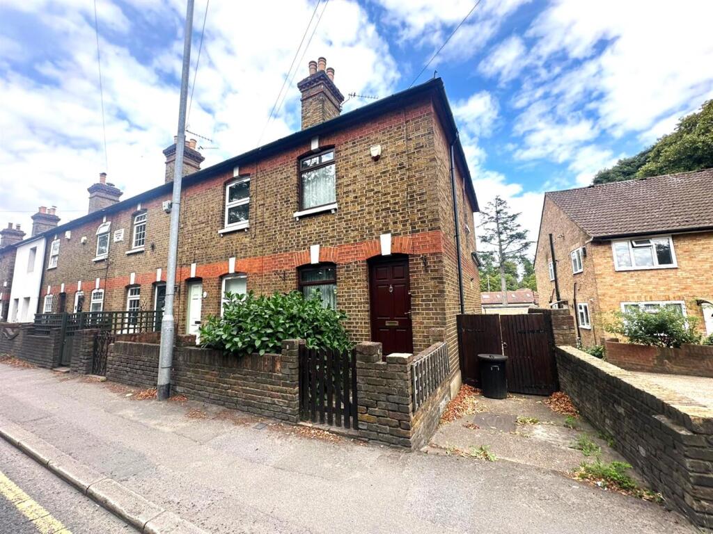 2 bed End of Terrace for rent in Uxbridge. From Coopers - Uxbridge