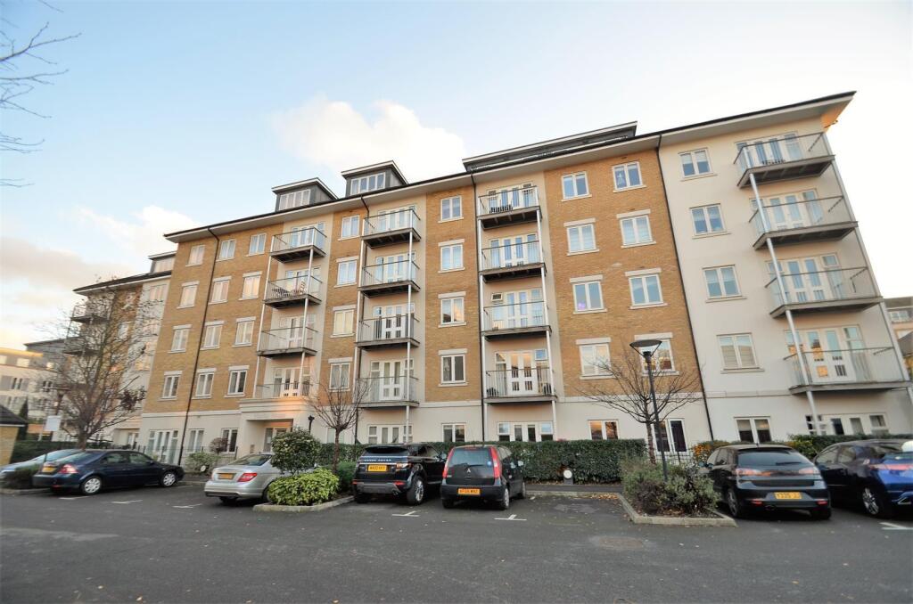 3 bed Apartment for rent in West Drayton. From Coopers - Uxbridge