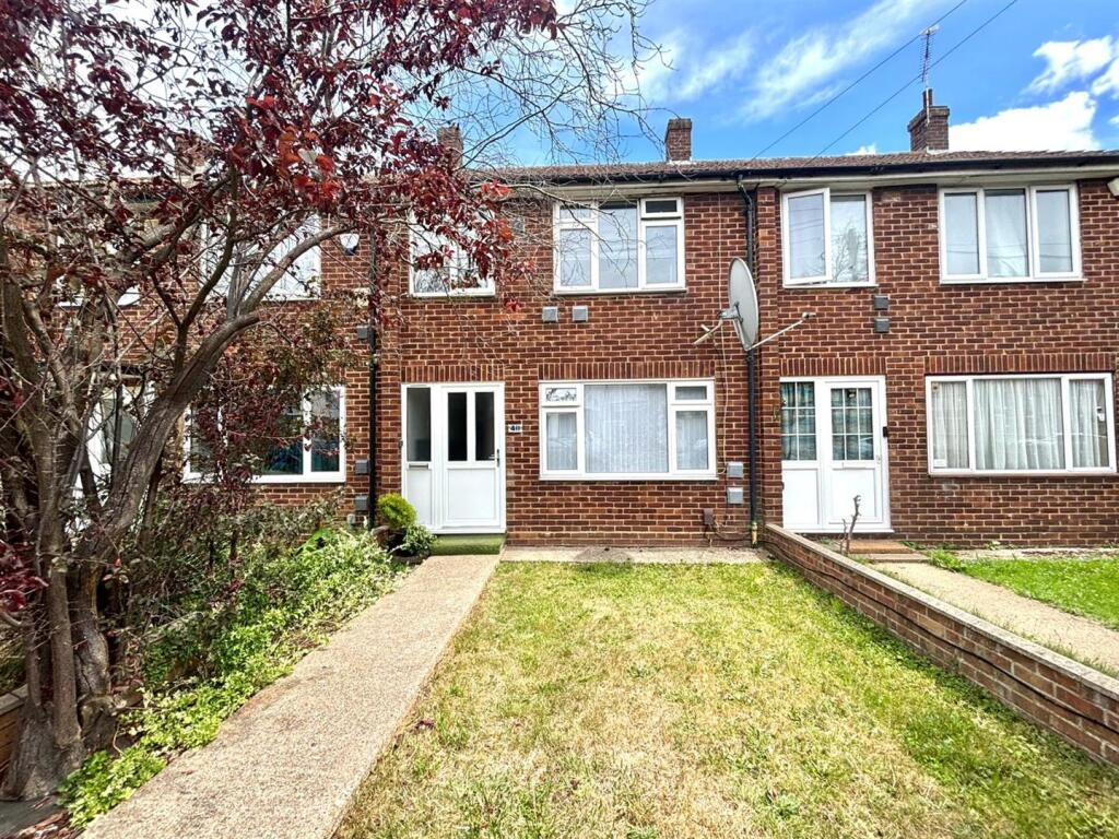 3 bed Mid Terraced House for rent in West Drayton. From Coopers - Uxbridge