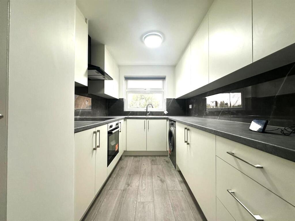 4 bed Studio for rent in Hayes. From Coopers - Uxbridge