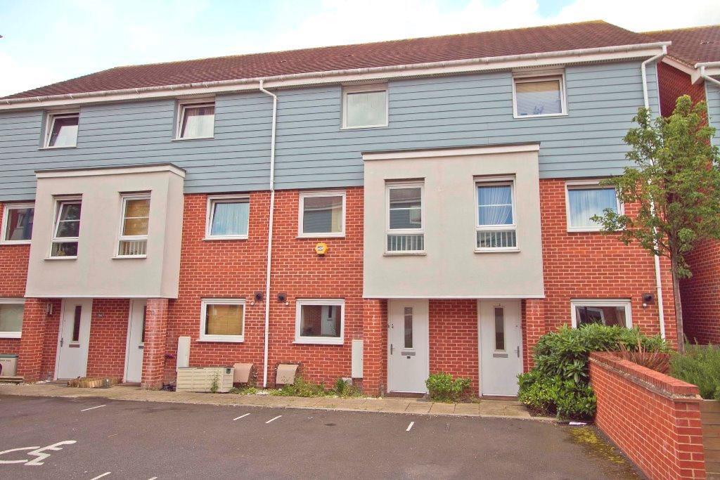4 bed Detached for rent in Yiewsley. From Coopers - Uxbridge 4 bed Detached for rent in Yiewsley. From Coopers - Uxbridge
