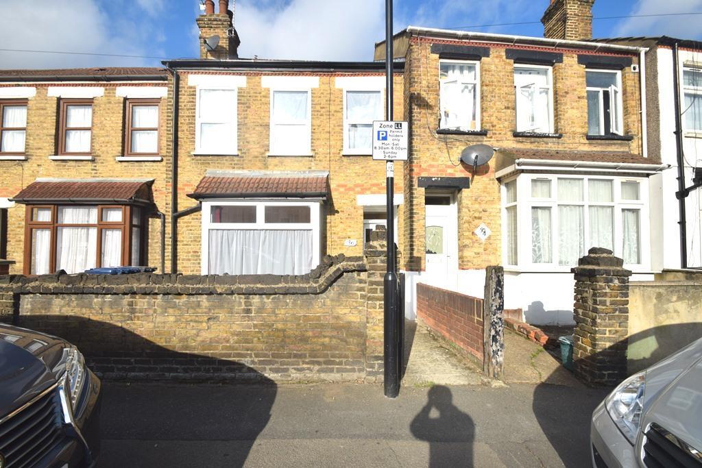 3 bed Mid Terraced House for rent in Southall. From Coopers - Uxbridge 3 bed Mid Terraced House for rent in Southall. From Coopers - Uxbridge