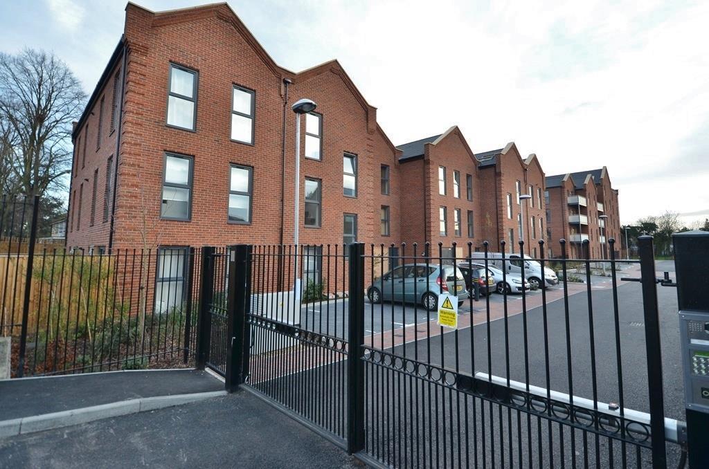 1 bed Apartment for rent in West Drayton. From Coopers - Uxbridge 1 bed Apartment for rent in West Drayton. From Coopers - Uxbridge