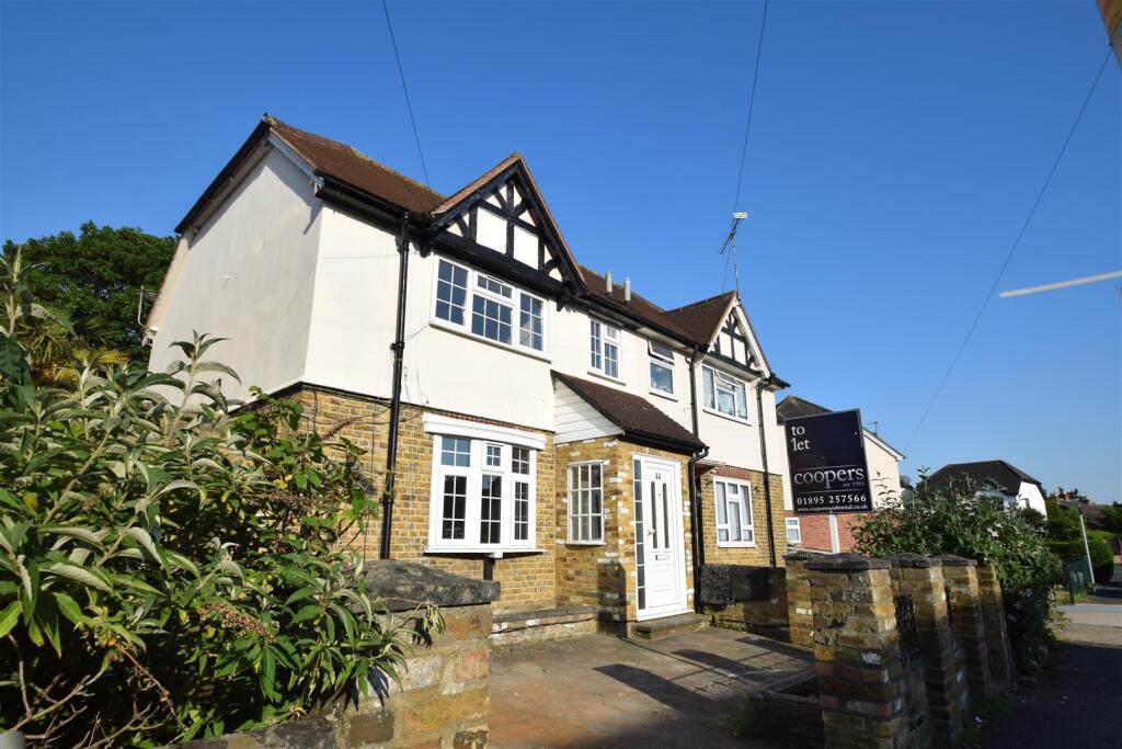 3 bed Semi Detached for rent in Uxbridge. From Coopers - Uxbridge 3 bed Semi Detached for rent in Uxbridge. From Coopers - Uxbridge