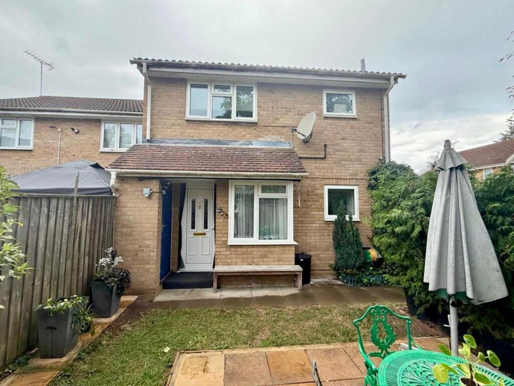 1 bed Mid Terraced House for rent in West Drayton. From Coopers - Uxbridge