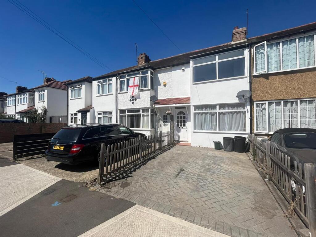 2 bed Mid Terraced House for rent in Uxbridge. From Coopers - Uxbridge