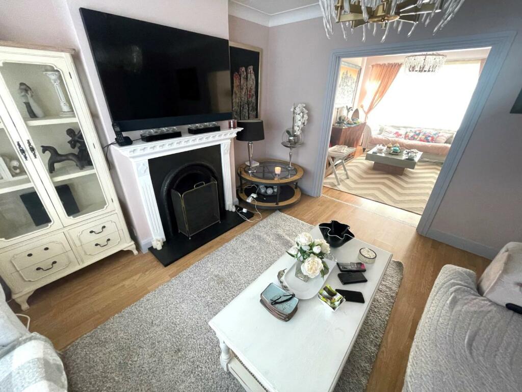 4 bed Semi-Detached House for rent in Arkley. From Cosway Estates - Mill Hill