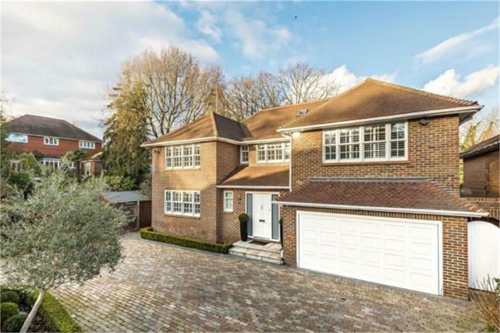 5 bed Detached House for rent in Barnet. From Cosway Estates - Mill Hill