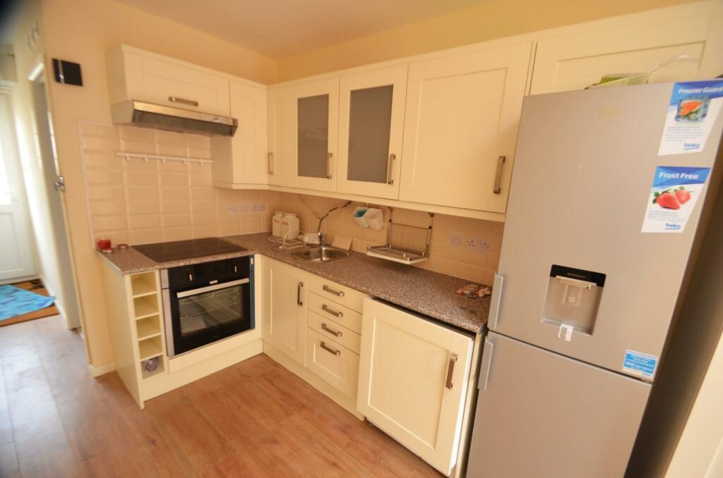 0 bed Studio for rent in Arkley. From Cosway Estates - Mill Hill