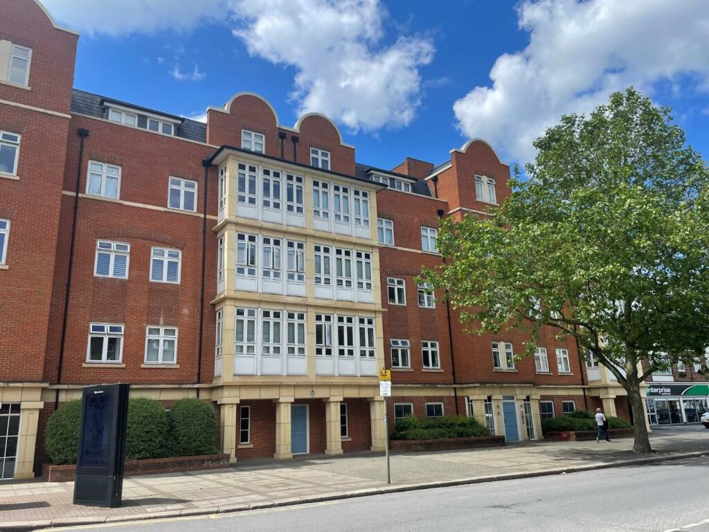 3 bed Apartment for rent in Friern Barnet. From Cosway Estates - Mill Hill