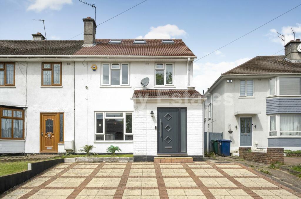 5 bed Semi-Detached House for rent in Stanmore. From Cosway Estates - Mill Hill