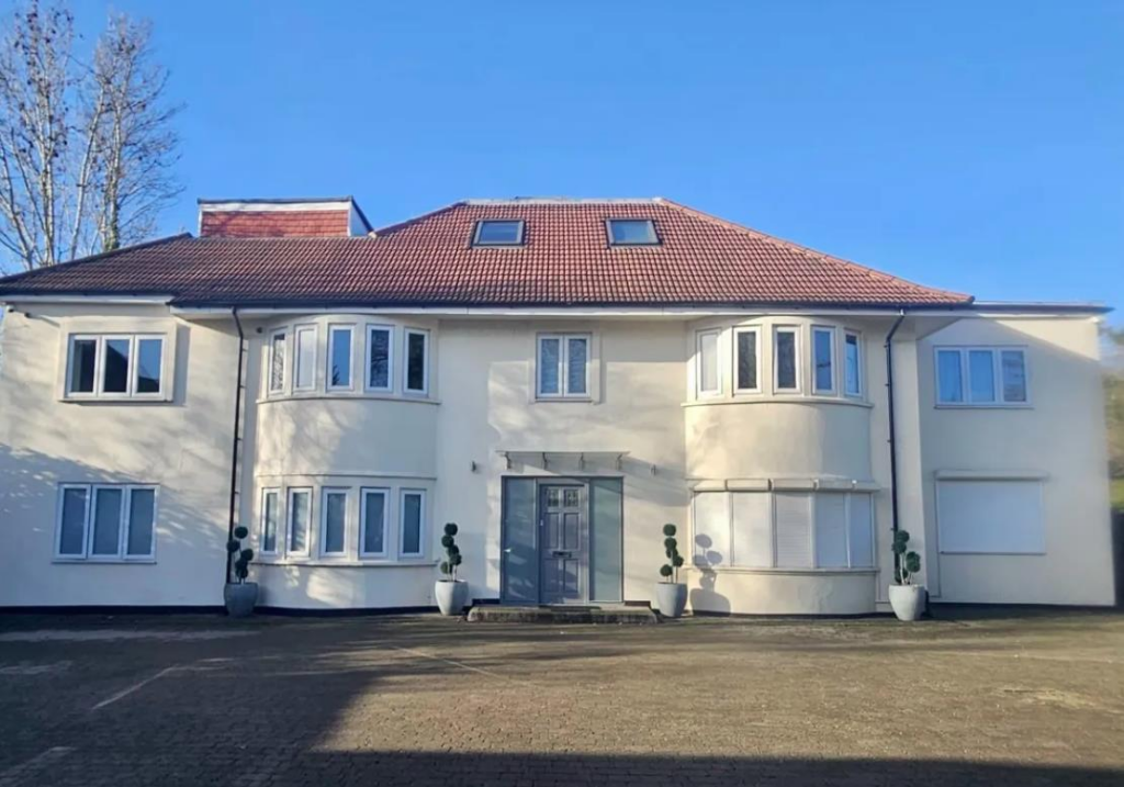 3 bed 1st Floor Flat for rent in Arkley. From Cosway Estates - Mill Hill 3 bed 1st Floor Flat for rent in Arkley. From Cosway Estates - Mill Hill