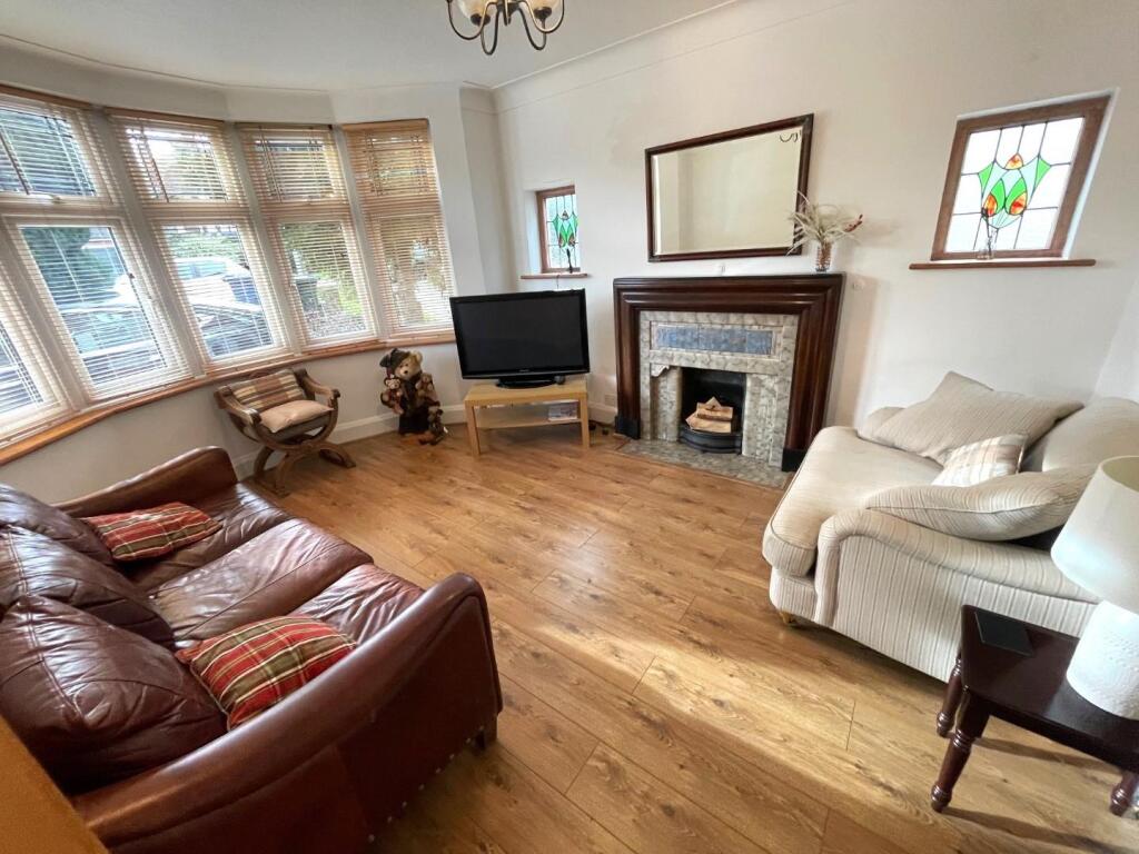 5 bed Detached for rent in Finchley. From Cosway Estates - Mill Hill