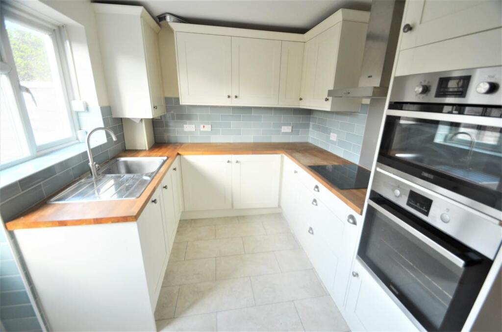 2 bed Mid Terraced House for rent in Hendon. From Cosway Estates - Mill Hill