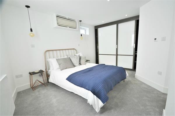 1 bed 1st Floor Flat for rent in Arkley. From Cosway Estates - Mill Hill