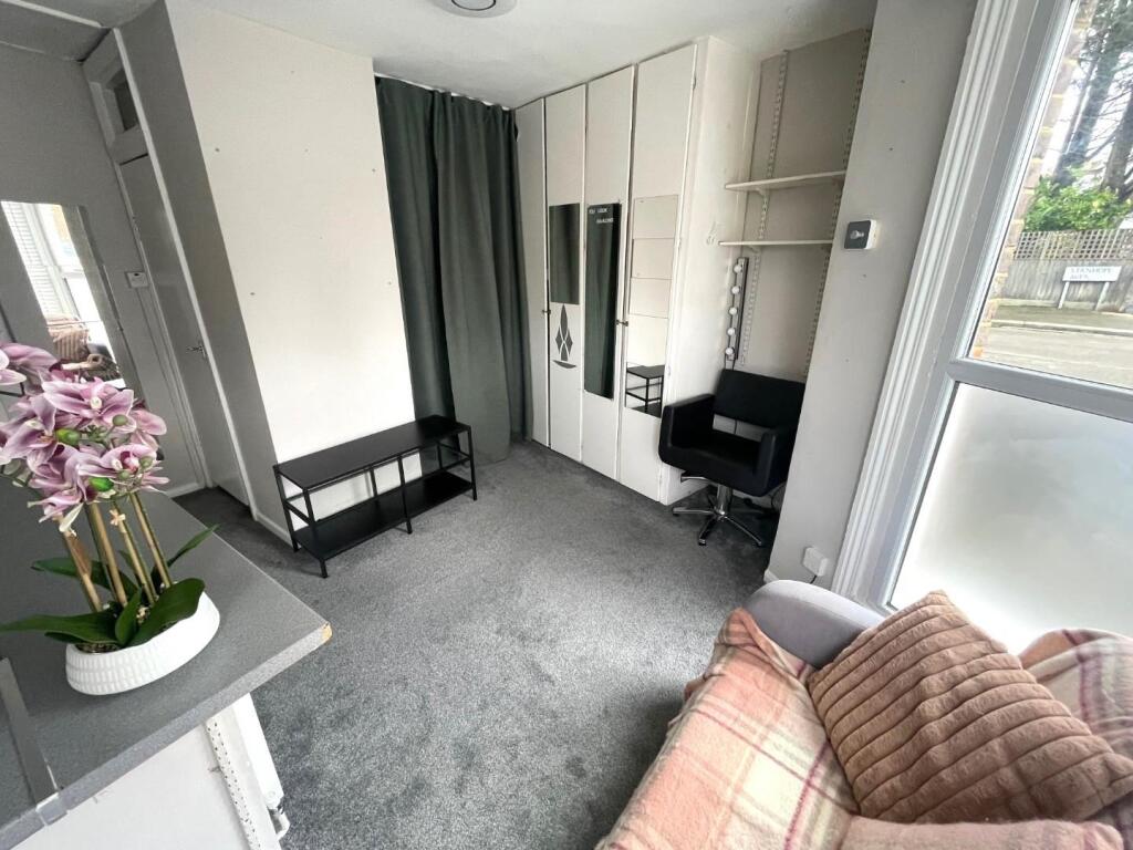 1 bed 1st Floor Flat for rent in Finchley. From Cosway Estates - Mill Hill