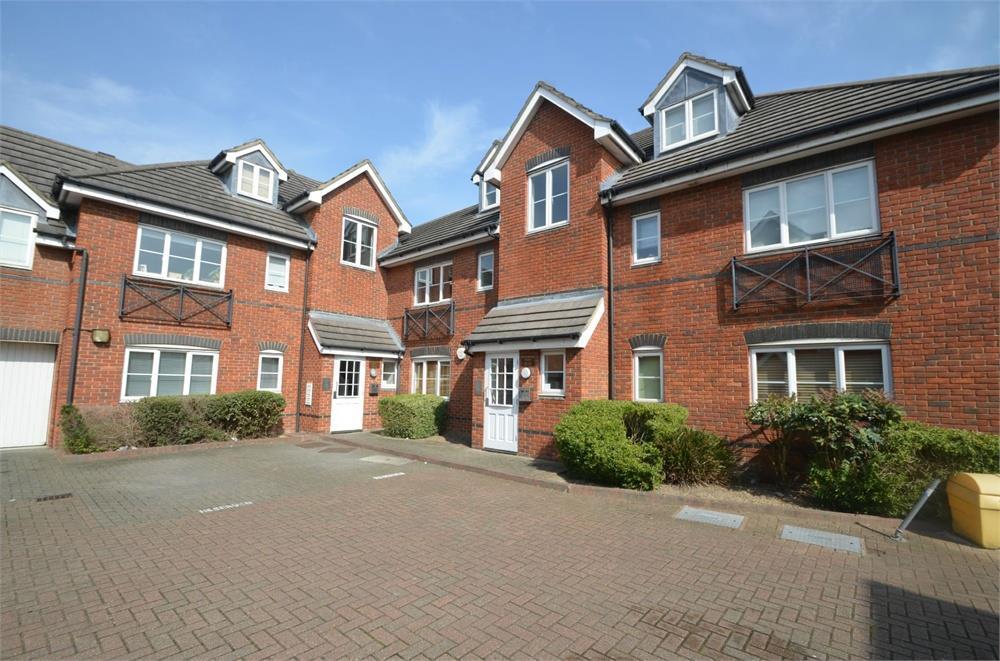 2 bed 1st Floor Flat for rent in Hendon. From Cosway Estates - Mill Hill