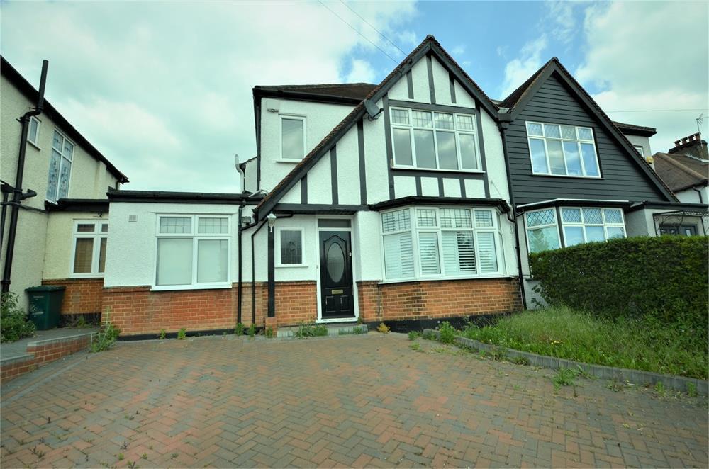 4 bed Semi Detached for rent in Hendon. From Cosway Estates - Mill Hill 4 bed Semi Detached for rent in Hendon. From Cosway Estates - Mill Hill