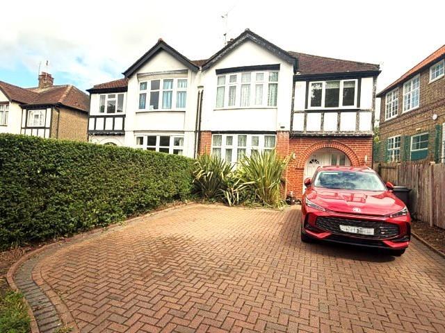 2 bed 1st Floor Flat for rent in Stanmore. From Cosway Estates - Mill Hill 2 bed 1st Floor Flat for rent in Stanmore. From Cosway Estates - Mill Hill