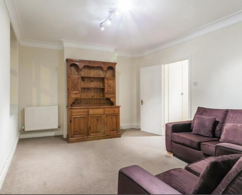 2 bed 1st Floor Flat for rent in Arkley. From Cosway Estates - Mill Hill