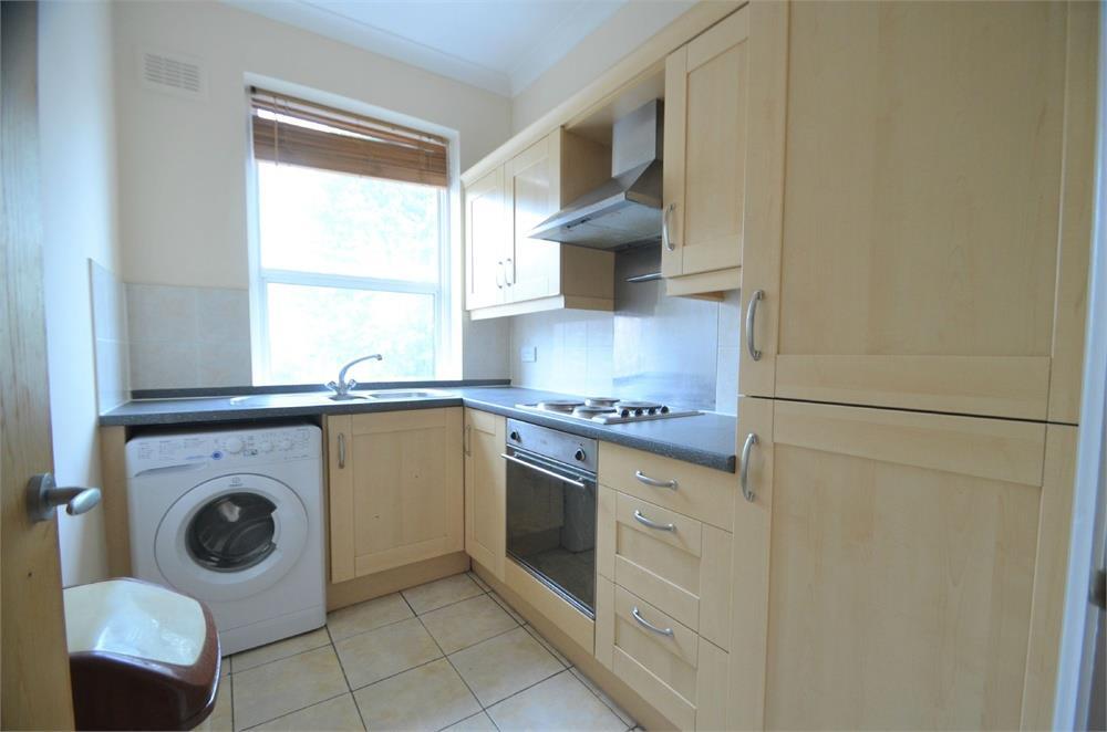 2 bed 1st Floor Flat for rent in Arkley. From Cosway Estates - Mill Hill