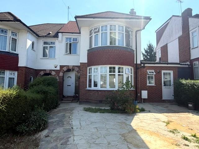 3 bed Semi Detached for rent in Arkley. From Cosway Estates - Mill Hill