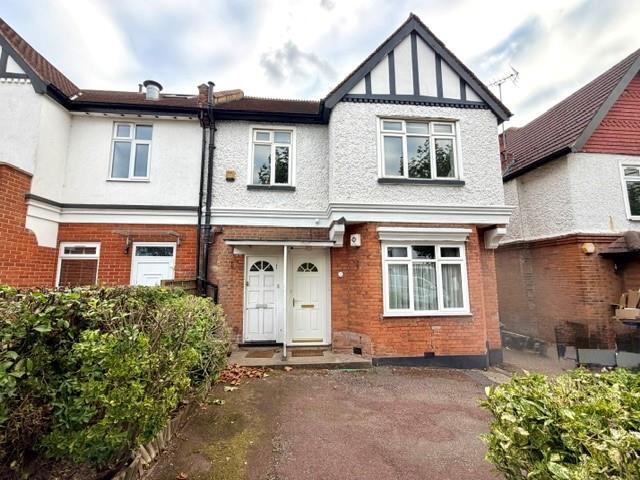 2 bed 1st Floor Flat for rent in Finchley. From Cosway Estates - Mill Hill