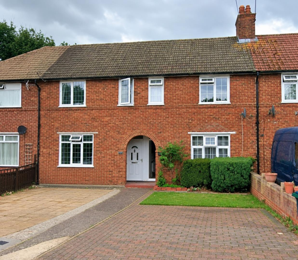 3 bed Mid Terraced House for rent in Hendon. From Cosway Estates - Mill Hill