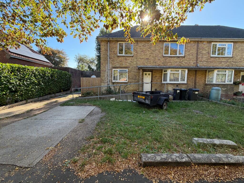 2 bed 1st Floor Flat for rent in Bournemouth. From Athertons Estate & Letting Agents - Bournemouth 2 bed 1st Floor Flat for rent in Bournemouth. From Athertons Estate & Letting Agents - Bournemouth