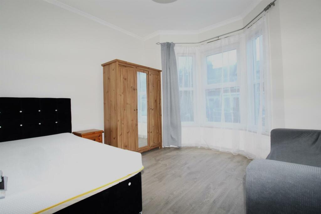 0 bed Room for rent in Wood Green. From Coultons - North Chingford