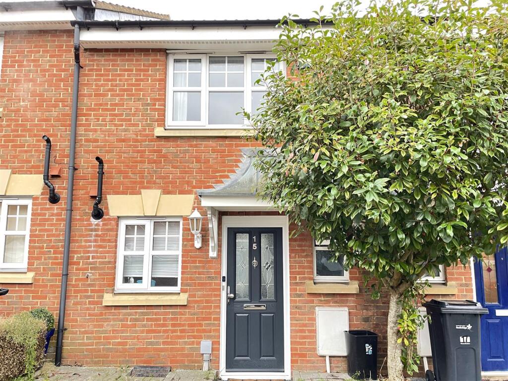 2 bed Mid Terraced House for rent in Chigwell. From Coultons - North Chingford