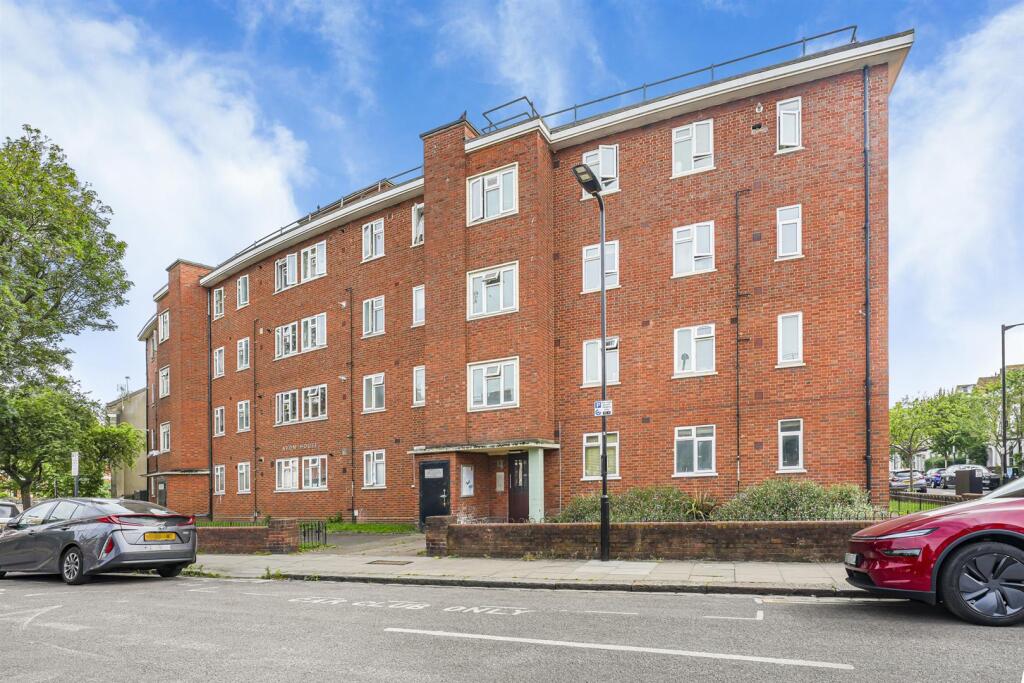 2 bed Apartment for rent in Stoke Newington. From Coultons - North Chingford
