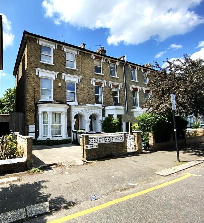 4 bed Studio for rent in Hornsey. From Coultons - North Chingford