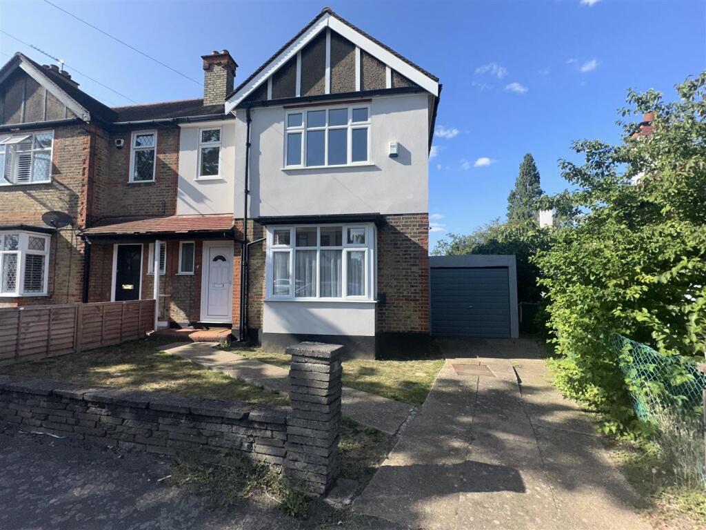 3 bed Semi Detached for rent in Chingford. From Coultons - North Chingford