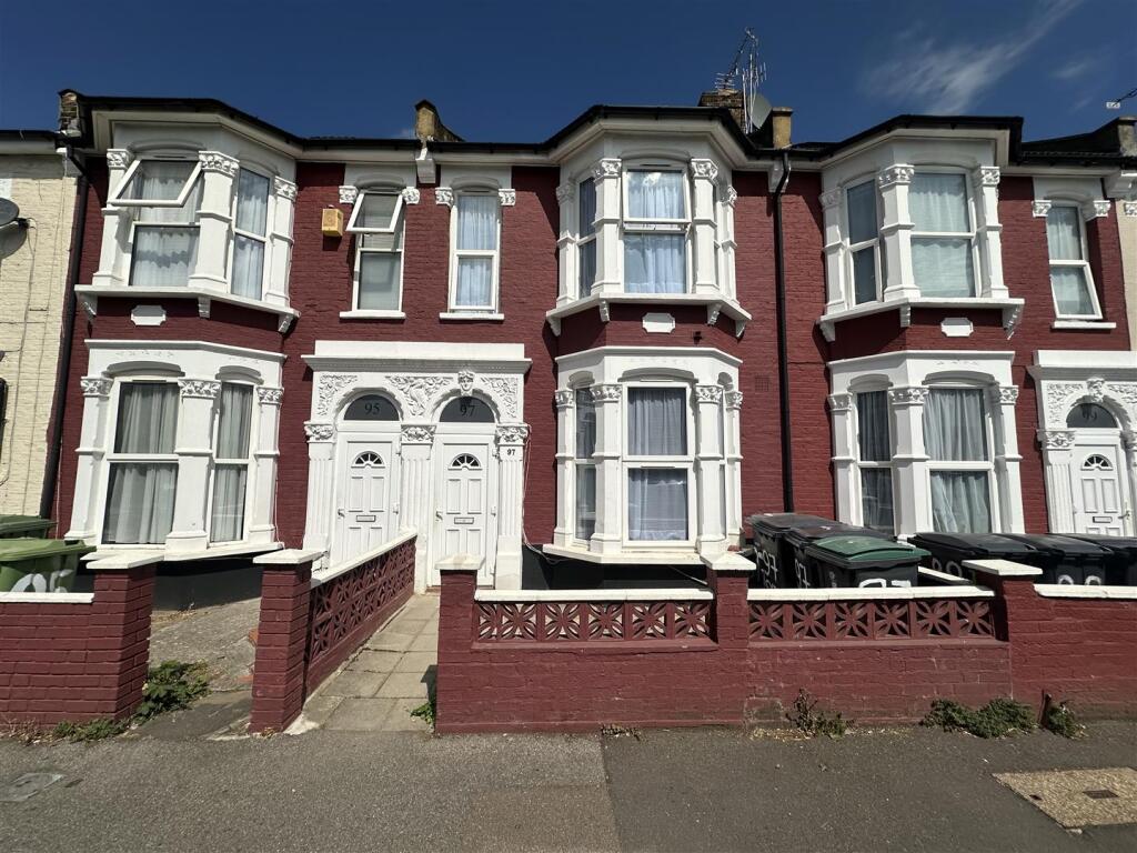 1 bed Apartment for rent in Hornsey. From Coultons - North Chingford