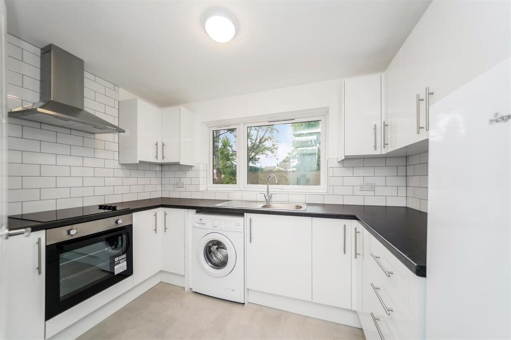 3 bed Apartment for rent in Chingford. From Coultons - North Chingford 3 bed Apartment for rent in Chingford. From Coultons - North Chingford