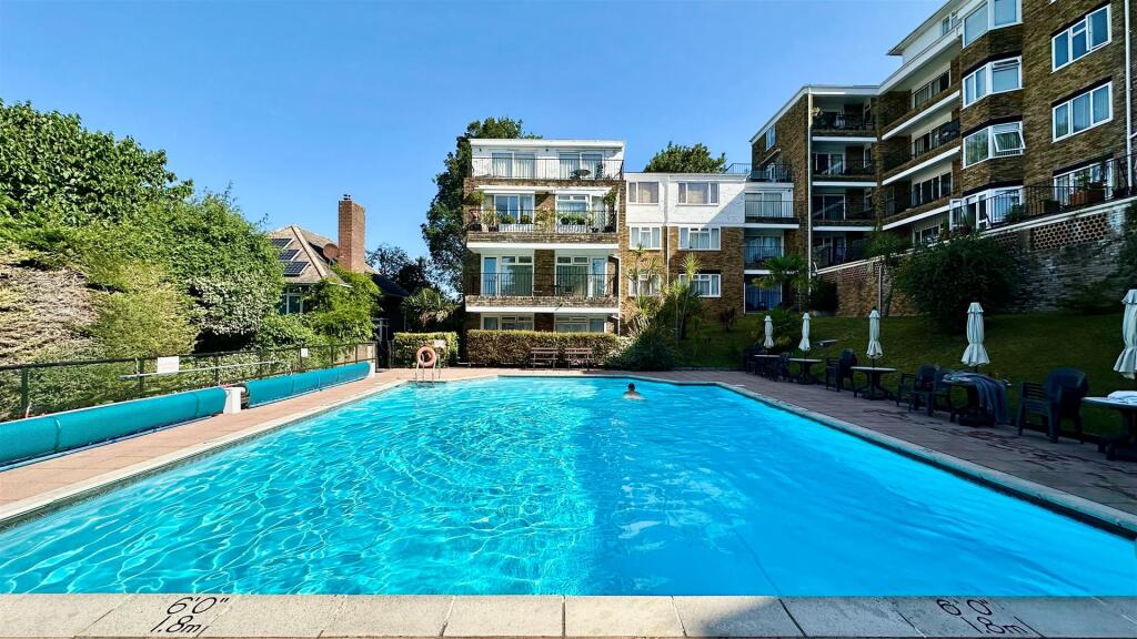 2 bed 1st Floor Flat for rent in Brighton and Hove. From Avard Estate Agents - Brighton