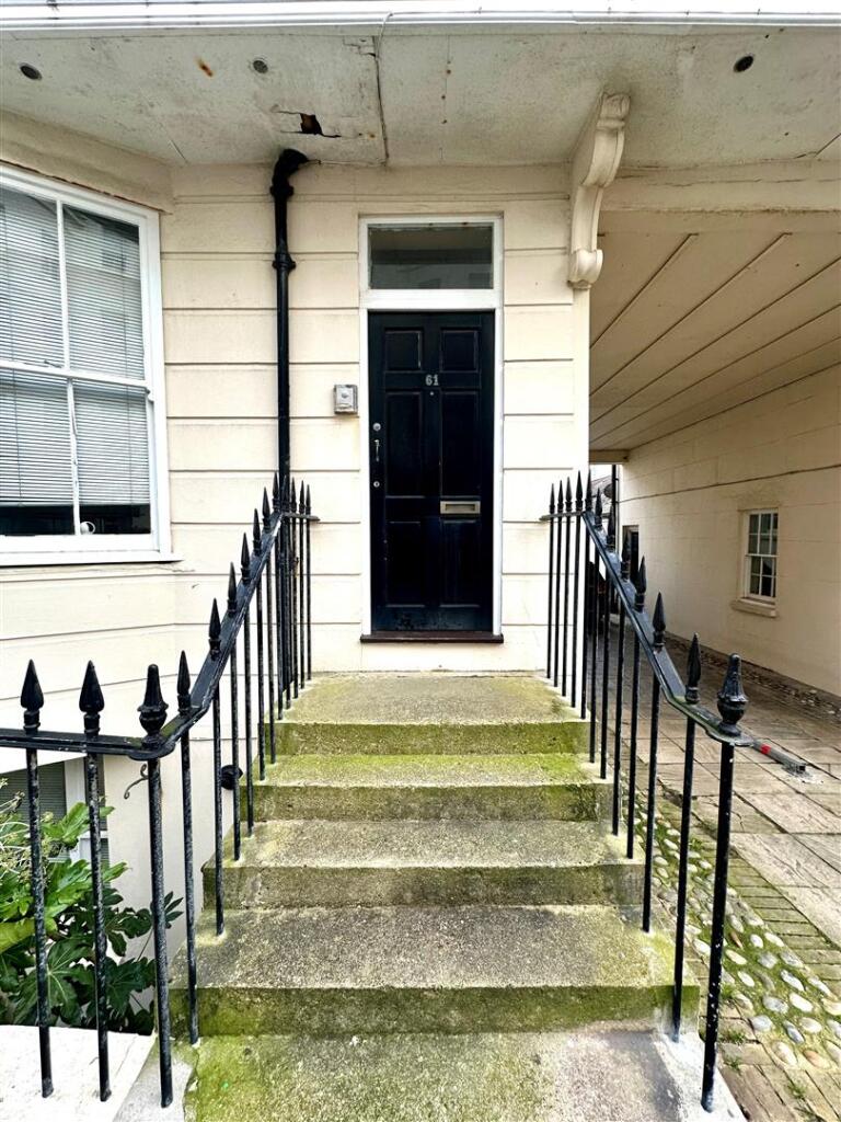 1 bed 1st Floor Flat for rent in Brighton and Hove. From Avard Estate Agents - Brighton