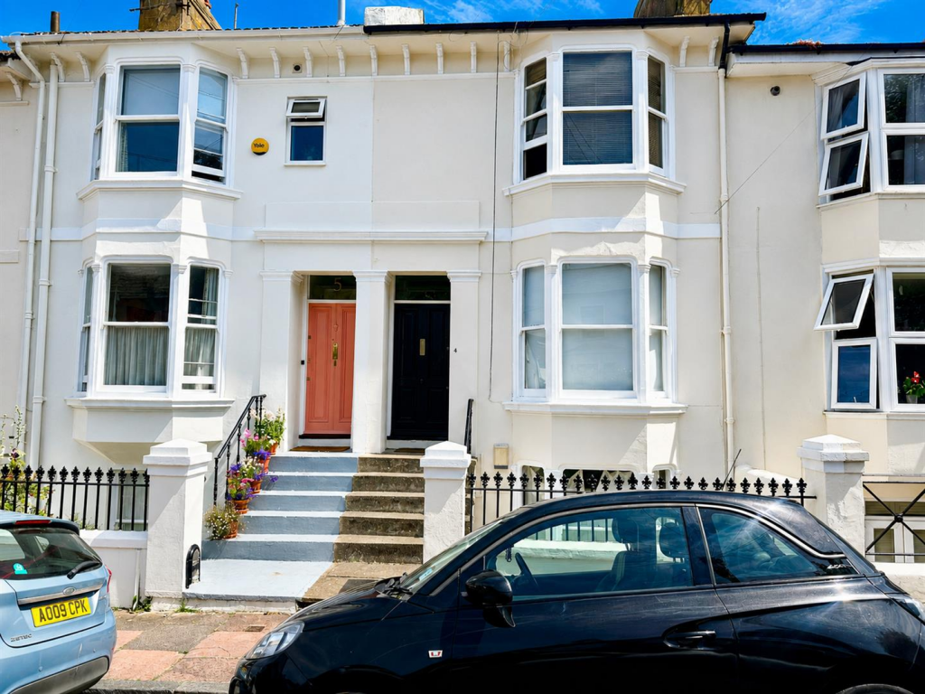 1 bed 1st Floor Flat for rent in Brighton and Hove. From Avard Estate Agents - Brighton