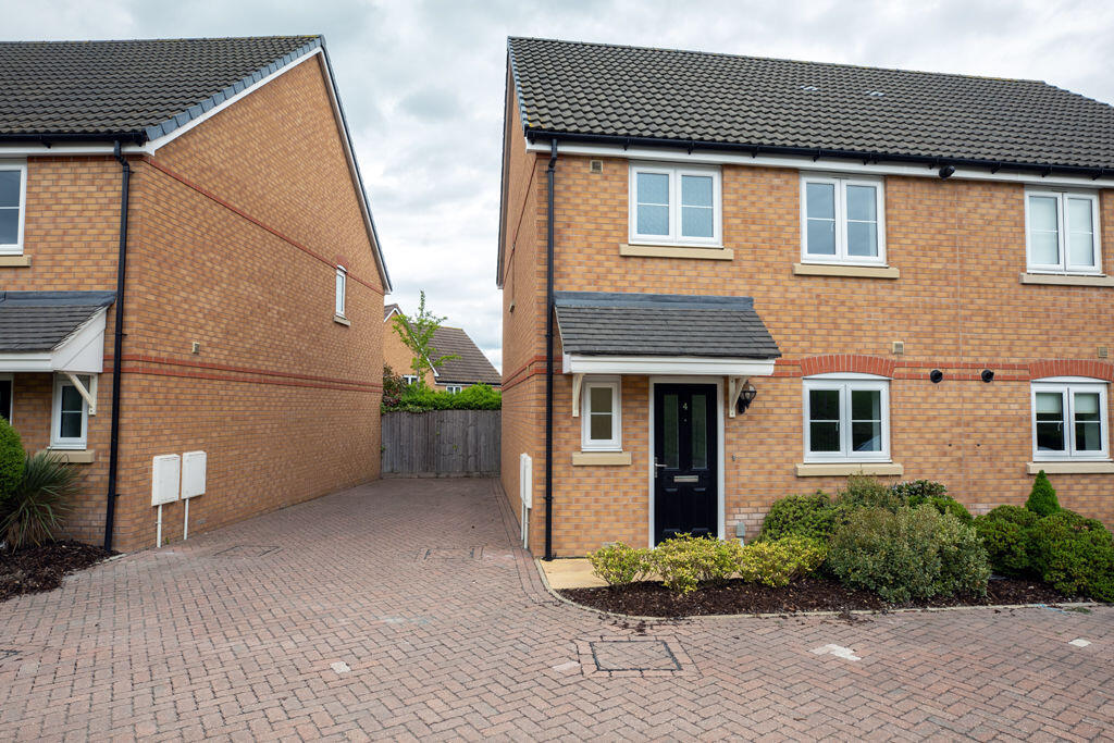 3 bed Semi Detached for rent in Royston. From Award Property - Cambridge 3 bed Semi Detached for rent in Royston. From Award Property - Cambridge