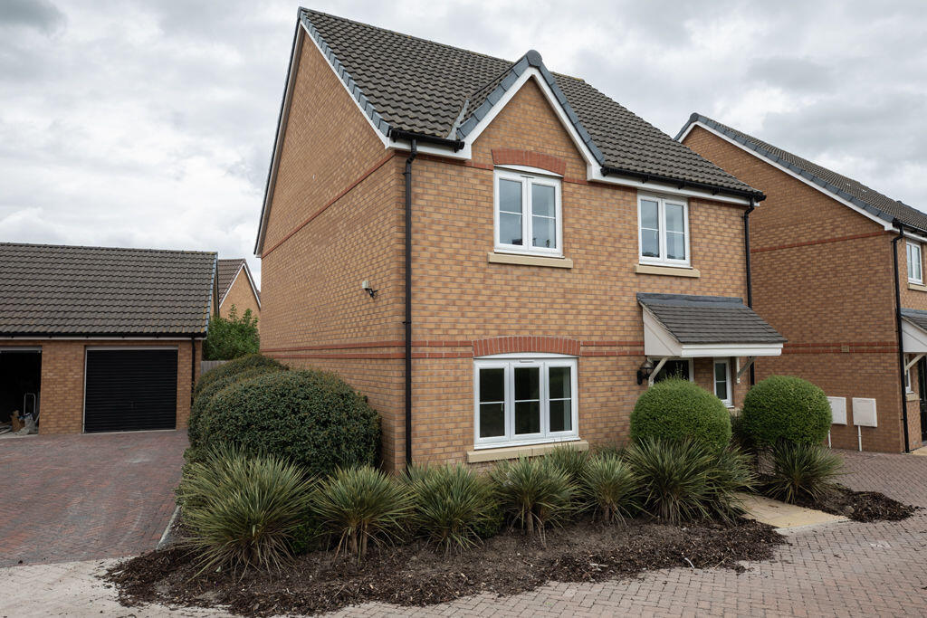 4 bed Detached for rent in Royston. From Award Property - Cambridge