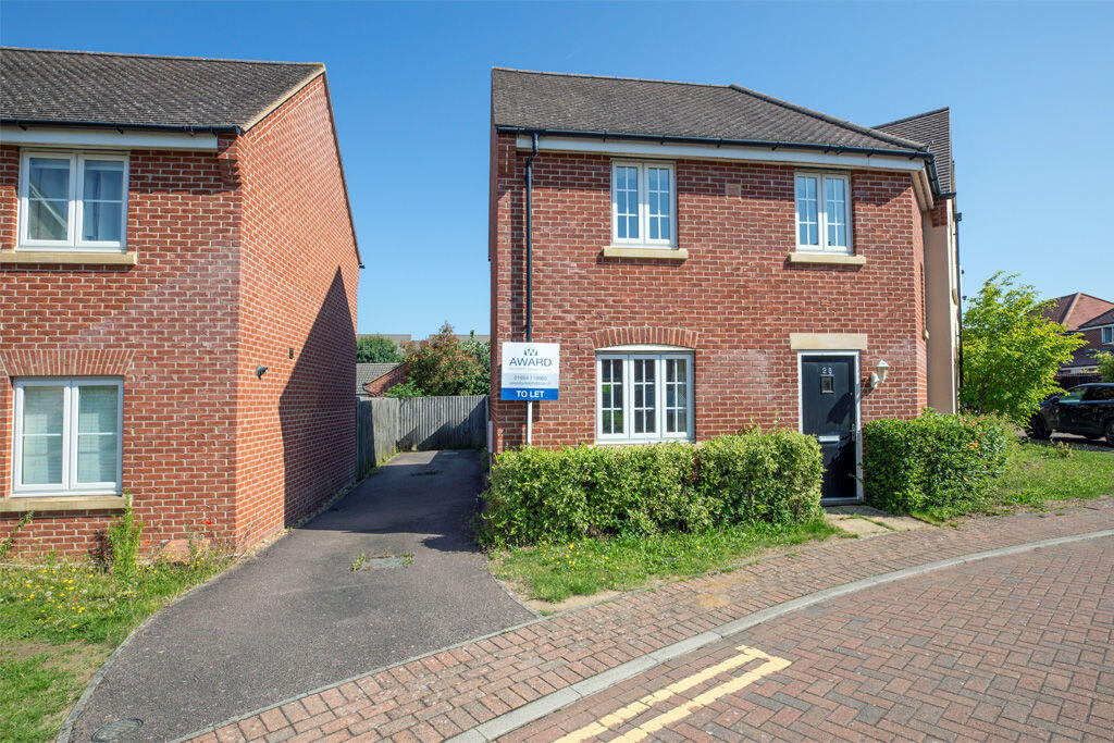 3 bed Semi Detached for rent in St Neots. From Award Property - Cambridge 3 bed Semi Detached for rent in St Neots. From Award Property - Cambridge