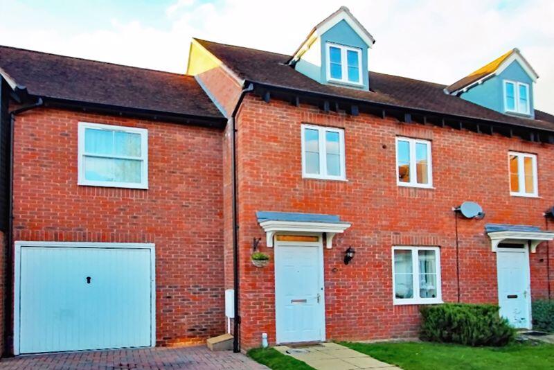 3 bed Mid Terraced House for rent in Cambourne. From Award Property - Cambridge 3 bed Mid Terraced House for rent in Cambourne. From Award Property - Cambridge